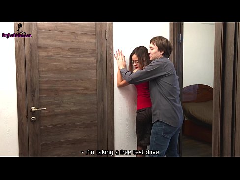 ❤️ Սեքսուալ ռիելթորը զգայական ցնցում է իր փիսիկը և ծակվում իր բնակարանը վաճառելիս - Կրեմպայ Պոռնո մեզ մոտ hy.mass-pr.ru ️❤